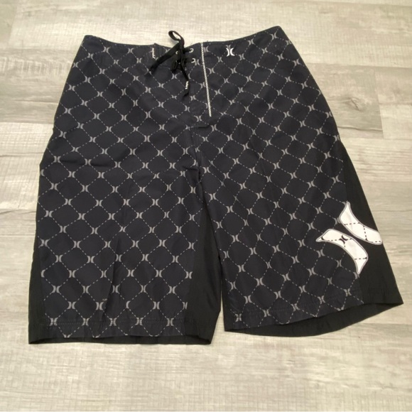 Hurley Trunks / Boardshort - Size 34 - Picture 1 of 5